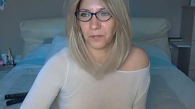 Snapshot of -K-- chatting on 03.05.25 -K-- online show from 03.05.25