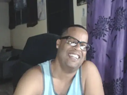 Snapshot of thesugar32 chatting on 11.03.25 thesugar32 online show from 11.03.25