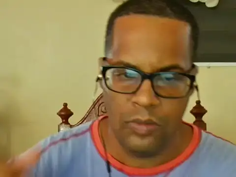 Snapshot of thesugar32 chatting on 11.06.25 thesugar32 online show from 11.06.25