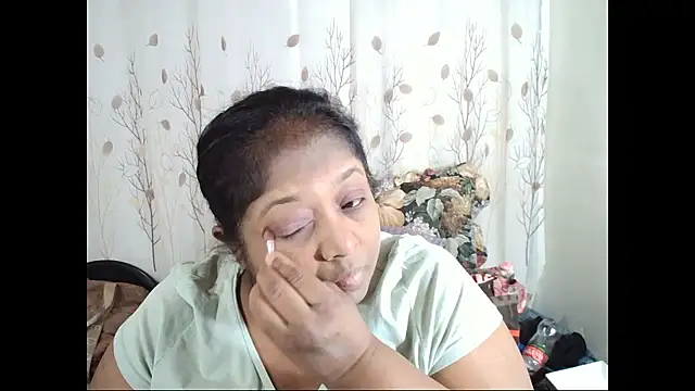 Snapshot of Indiantasha chatting on 10.06.25 Indiantasha online show from 10.06.25