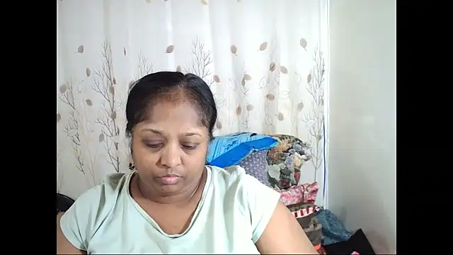 Snapshot of Indiantasha chatting on 10.15.25 Indiantasha online show from 10.15.25
