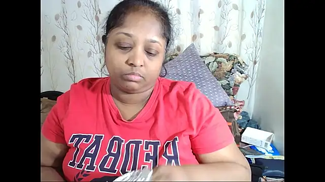 Snapshot of Indiantasha chatting on 10.16.25 Indiantasha online show from 10.16.25