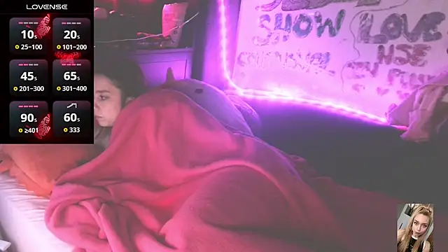 Snapshot of Blondiewithanass chatting on 02.24.26 Blondiewithanass online show from 02.24.26