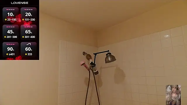 Snapshot of Blondiewithanass chatting on 02.26.26 Blondiewithanass online show from 02.26.26