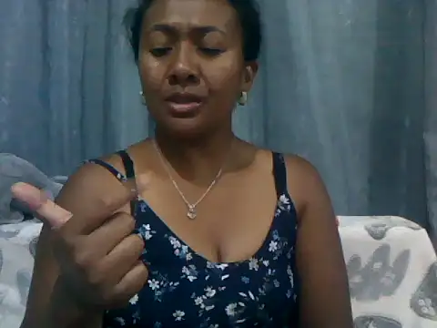 Snapshot of sexyladii chatting on 10.08.25 sexyladii online show from 10.08.25