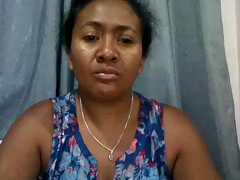 Snapshot of sexyladii chatting on 10.16.25 sexyladii online show from 10.16.25