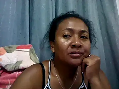 Snapshot of sexyladii chatting on 10.20.25 sexyladii online show from 10.20.25