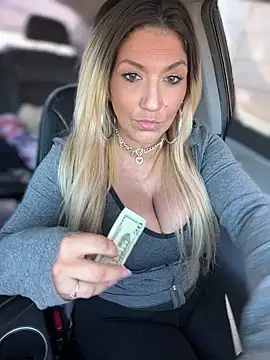 LittleMissEeve online show from 01.27.25