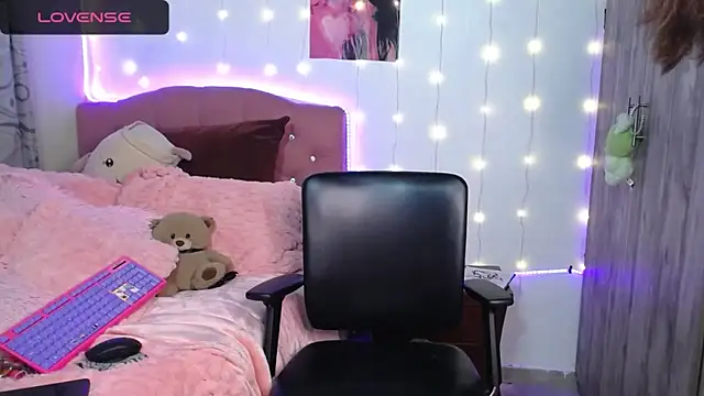 camy doll online show from 11.26.25