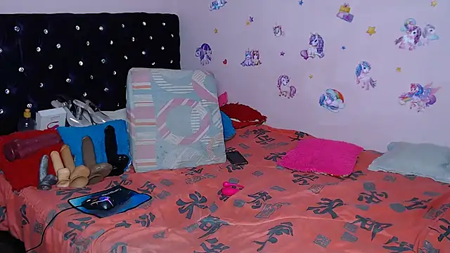 ShantalBlonde online show from 10.14.25