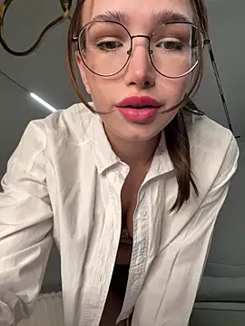 stefannichka online show from 11.17.25