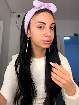 MeganHopeX online show from 12.04.24