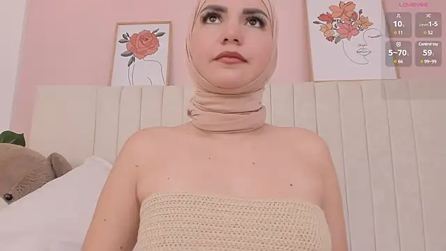 Snapshot of dalilasaadi_ chatting on 03.17.25 dalilasaadi online show from 03.17.25