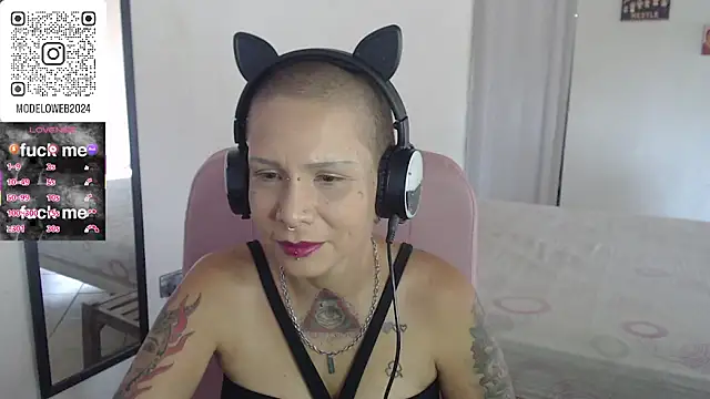 moon cat85 online show from 03.05.25