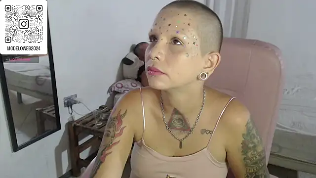 moon cat85 online show from 03.20.25