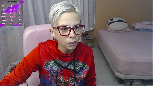 Snapshot of moon_cat85 chatting on 07.08.26 moon cat85 online show from 07.08.26