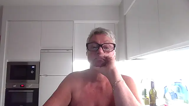 Snapshot of GrannyChrissy68 chatting on 10.10.25 GrannyChrissy68 online show from 10.10.25