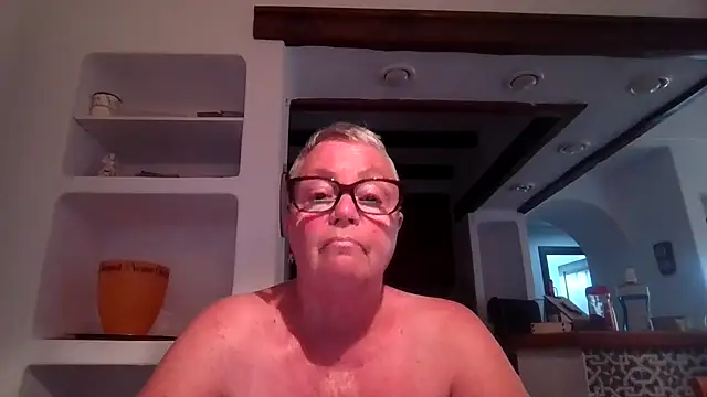 Snapshot of GrannyChrissy68 chatting on 10.22.25 GrannyChrissy68 online show from 10.22.25