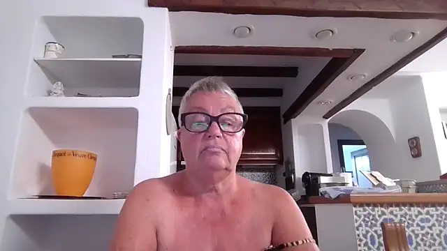 Snapshot of GrannyChrissy68 chatting on 10.24.25 GrannyChrissy68 online show from 10.24.25