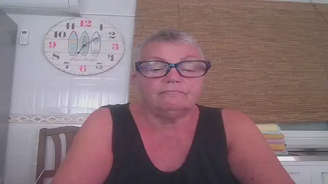 Snapshot of GrannyChrissy68 chatting on 10.30.25 GrannyChrissy68 online show from 10.30.25
