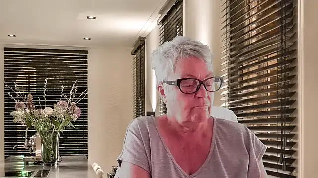 GrannyChrissy68 online show from 02.03.26