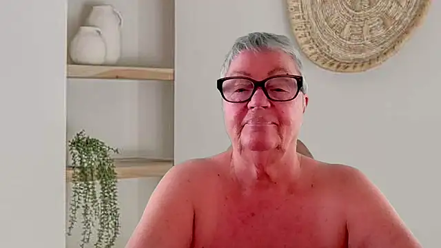 Snapshot of GrannyChrissy68 chatting on 07.03.26 GrannyChrissy68 online show from 07.03.26