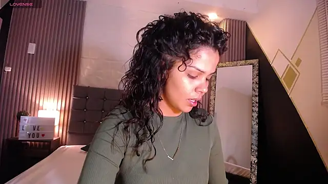 Snapshot of ximena_diaz chatting on 12.03.24 ximena diaz online show from 12.03.24