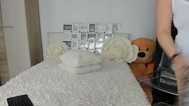 sweetemy4u online show from 04.14.26