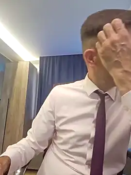 Snapshot of SteveTiger chatting on 09.25.25 SteveTiger online show from 09.25.25