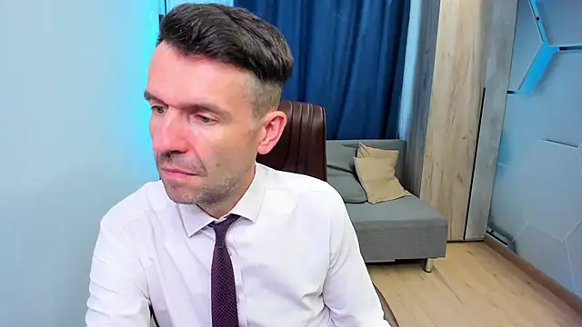 Snapshot of SteveTiger chatting on 09.28.25 SteveTiger online show from 09.28.25