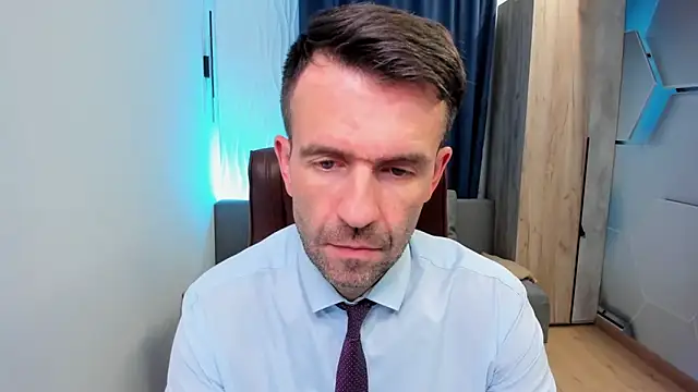 Snapshot of SteveTiger chatting on 10.05.25 SteveTiger online show from 10.05.25