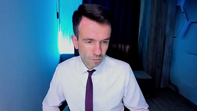 Snapshot of SteveTiger chatting on 10.10.25 SteveTiger online show from 10.10.25