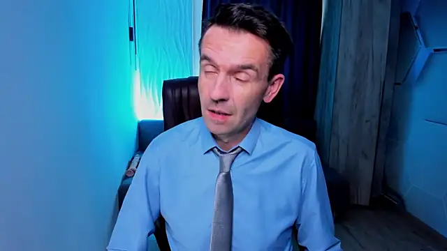 Snapshot of SteveTiger chatting on 10.13.25 SteveTiger online show from 10.13.25