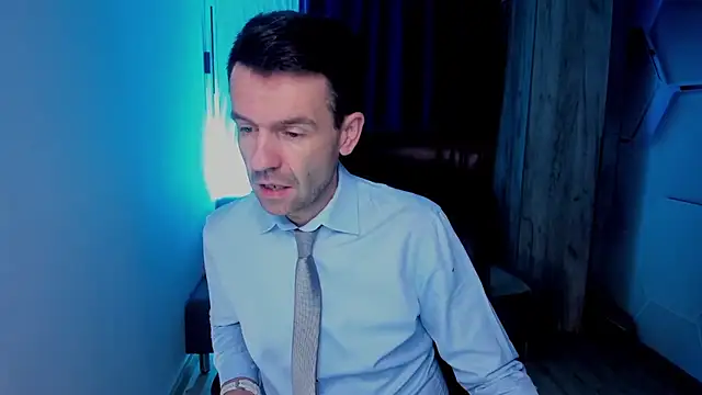 Snapshot of SteveTiger chatting on 10.19.25 SteveTiger online show from 10.19.25