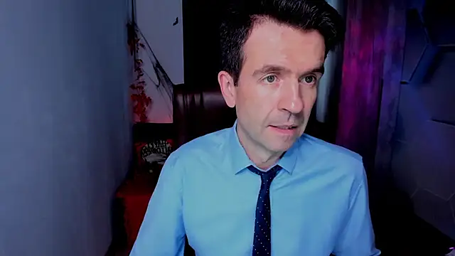 Snapshot of SteveTiger chatting on 11.03.25 SteveTiger online show from 11.03.25