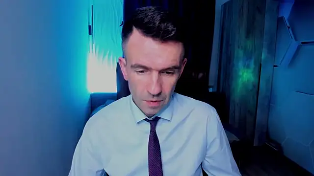 Snapshot of SteveTiger chatting on 11.06.25 SteveTiger online show from 11.06.25