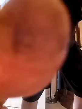 Snapshot of bobby69cock chatting on 11.03.25 bobby69cock online show from 11.03.25