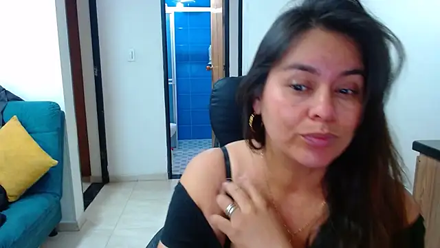 Ixchel Anaid online show from 01.23.25