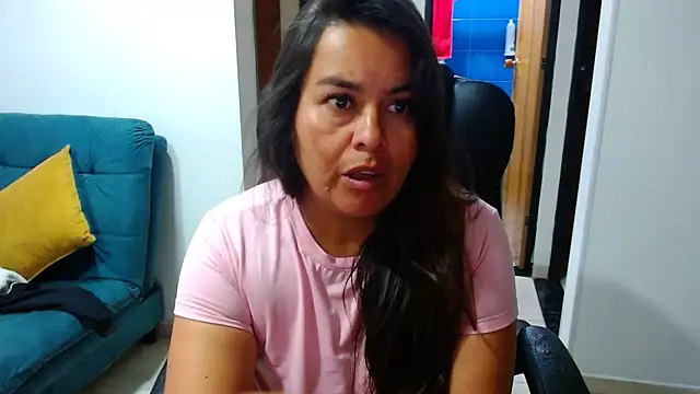Ixchel Anaid online show from 01.30.25