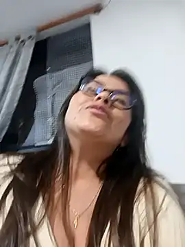 Ixchel Anaid online show from 02.09.25