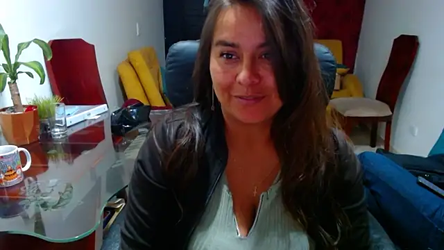 Ixchel Anaid online show from 02.20.25