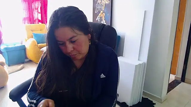 Ixchel Anaid online show from 09.26.25