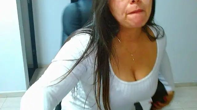 Ixchel Anaid online show from 03.28.26