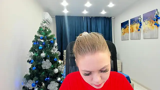 Strawberrye online show from 12.28.24