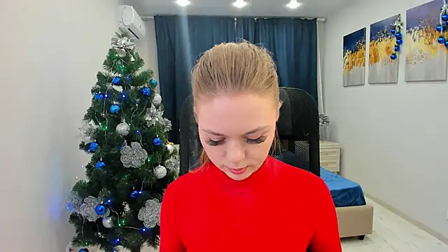 Strawberrye online show from 12.28.24