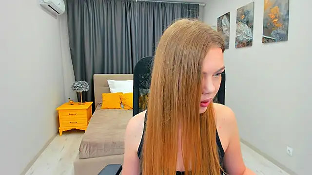 Strawberrye online show from 03.13.25