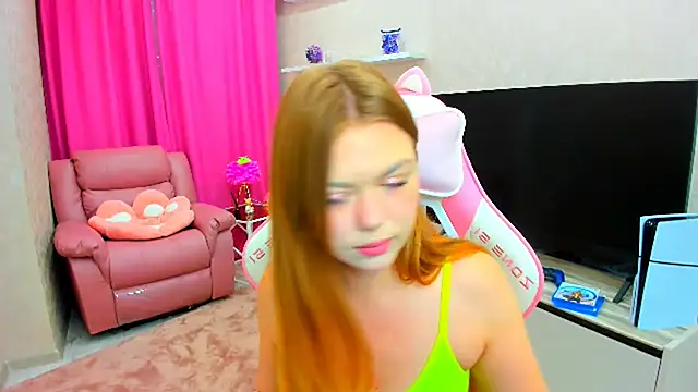 Strawberrye online show from 09.12.25