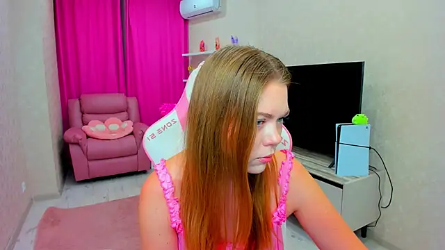 Strawberrye online show from 06.18.26