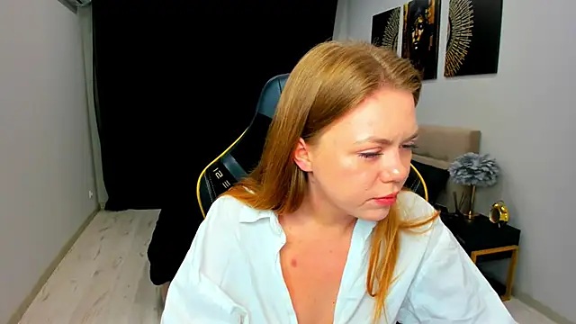 Strawberrye online show from 06.23.26