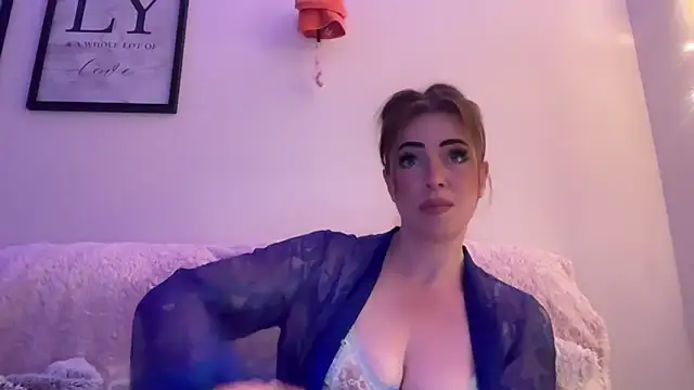 Snapshot of EmilyBlue chatting on 04.23.26 EmilyBlue online show from 04.23.26